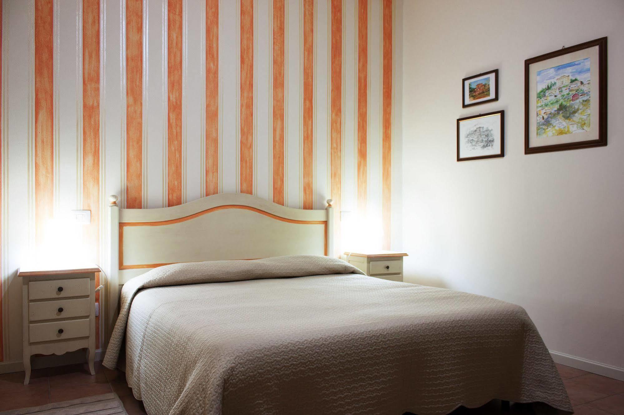Camere Centro Storico Canelli Esterno foto